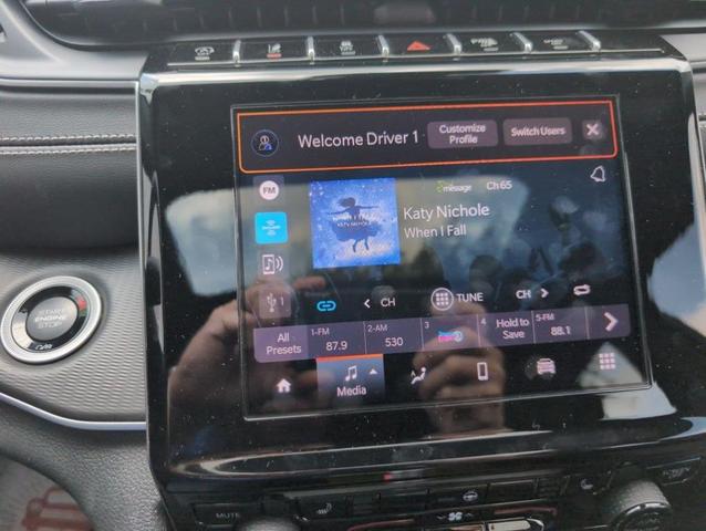 Photo of 2025 Silver Zynith Jeep Grand Cherokee