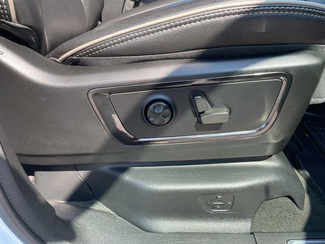 Photo of 2023 Bright White Clearcoat RAM 1500