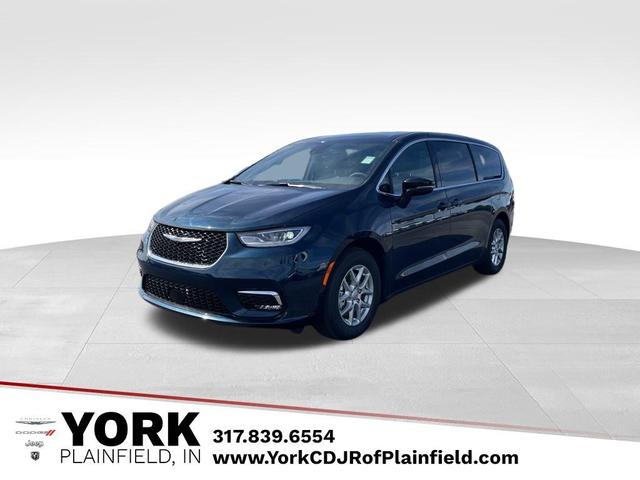 Photo of 2025 Fathom Blue Pearlcoat Chrysler Pacifica