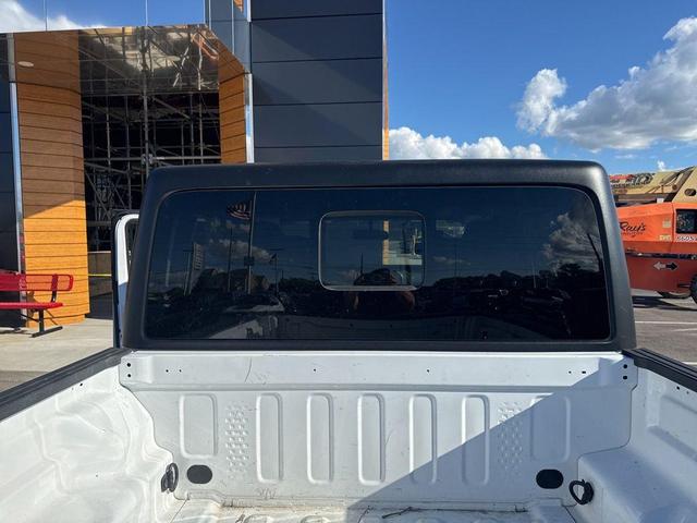 Photo of 2023 Bright White Clearcoat Jeep Gladiator