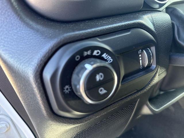 Photo of 2023 Bright White Clearcoat Jeep Gladiator