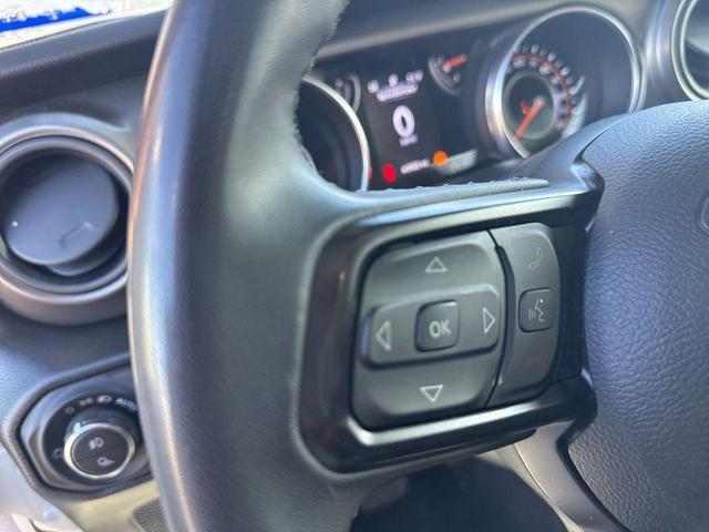 Photo of 2023 Bright White Clearcoat Jeep Gladiator