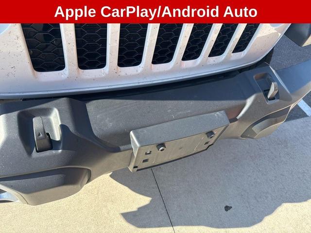 Photo of 2023 Bright White Clearcoat Jeep Gladiator