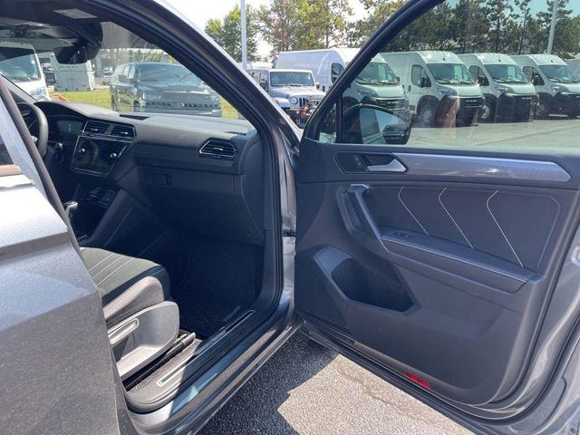 Photo of 2024 Platinum Gray Metallic Volkswagen Tiguan