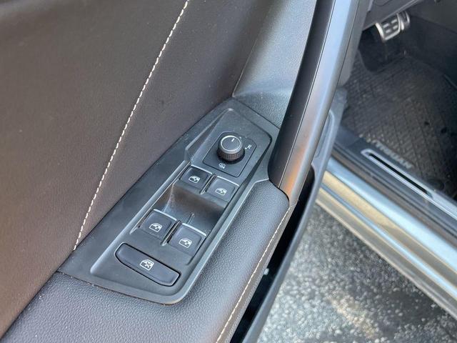 Photo of 2024 Platinum Gray Metallic Volkswagen Tiguan