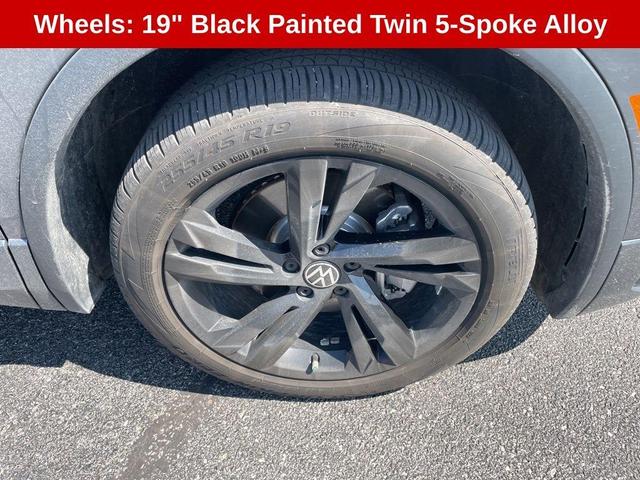 Photo of 2024 Platinum Gray Metallic Volkswagen Tiguan