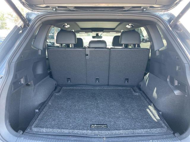 Photo of 2024 Platinum Gray Metallic Volkswagen Tiguan