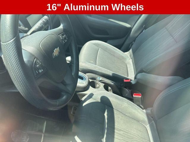 Photo of 2016 Cyber Gray Metallic Chevrolet Trax