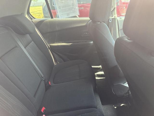 Photo of 2016 Cyber Gray Metallic Chevrolet Trax