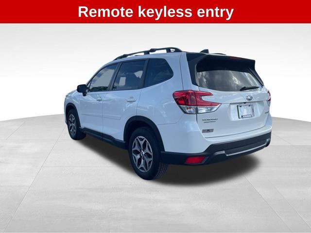 Photo of 2024 Crystal White Pearl Subaru Forester