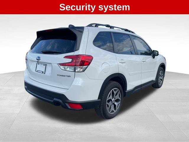 Photo of 2024 Crystal White Pearl Subaru Forester