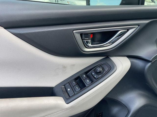 Photo of 2024 Crystal White Pearl Subaru Forester