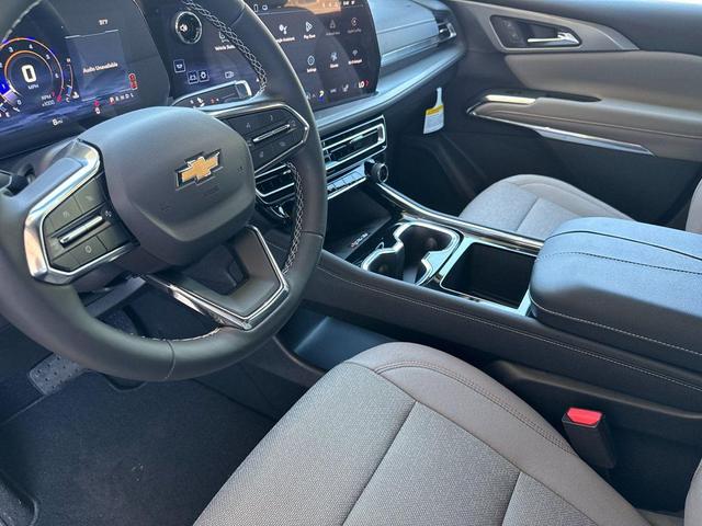 Photo of 2025 Radiant Red Tintcoat Chevrolet Traverse