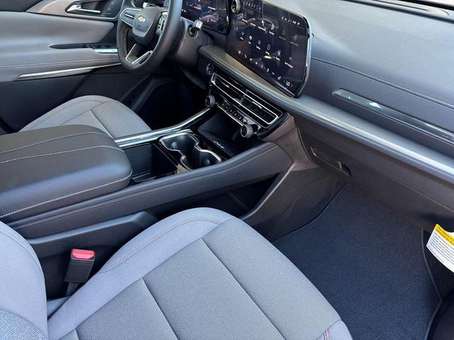 Photo of 2025 Radiant Red Tintcoat Chevrolet Traverse