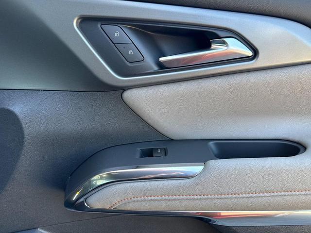 Photo of 2025 Radiant Red Tintcoat Chevrolet Traverse