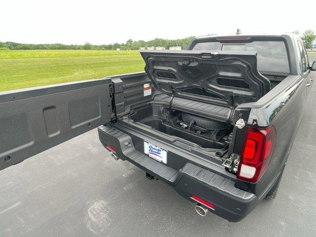 Photo of 2025 Crystal Black Pearl Honda Ridgeline