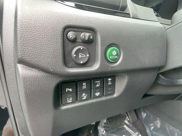 Photo of 2025 Crystal Black Pearl Honda Ridgeline