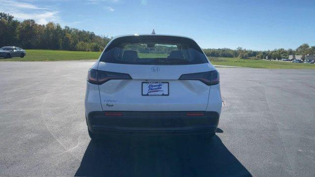 Photo of 2023 White Honda HR-V