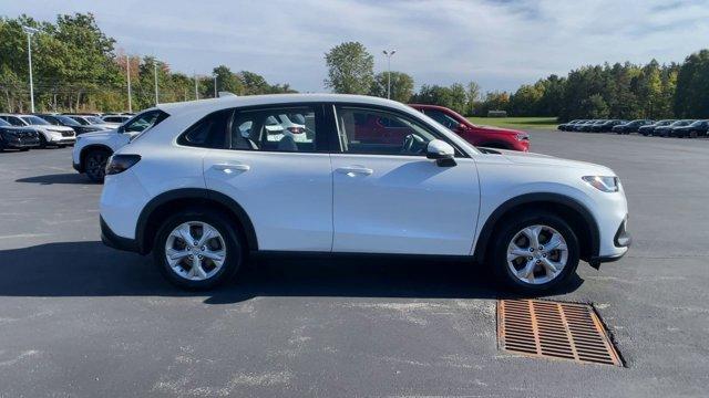 Photo of 2023 White Honda HR-V