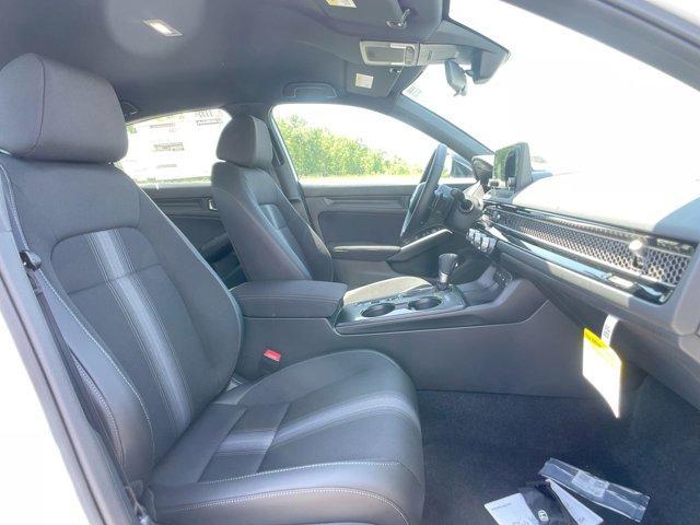 Photo of 2025 Platinum White Pearl Honda Civic