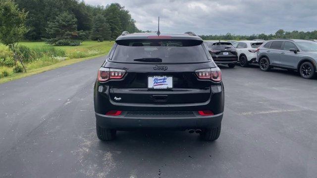 Photo of 2018 Diamond Black Jeep Compass