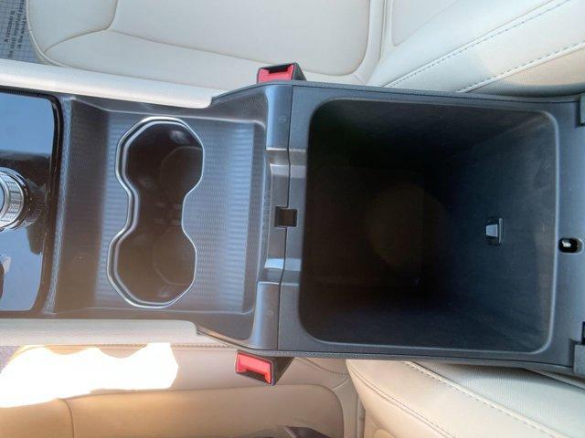Photo of 2024 Bright White Clearcoat Jeep Grand Cherokee