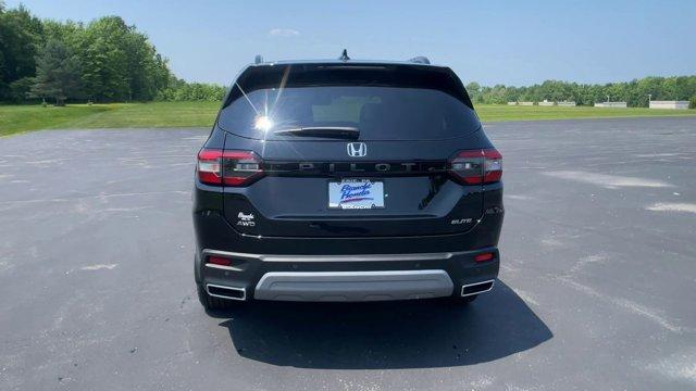 Photo of 2025 Crystal Black Pearl Honda Pilot