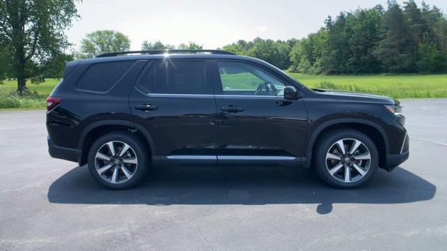 Photo of 2025 Crystal Black Pearl Honda Pilot
