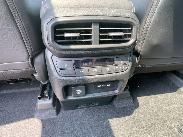 Photo of 2025 Crystal Black Pearl Honda Pilot