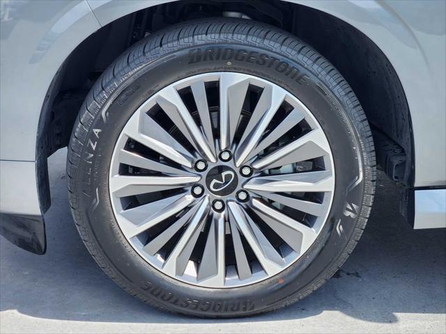Photo of 2025 Dynamic Metal INFINITI QX80