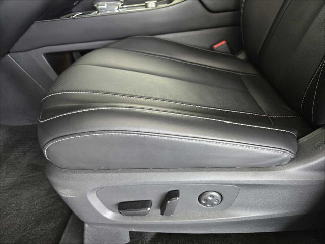 Photo of 2025 Majestic White INFINITI QX60