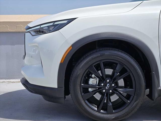 Photo of 2025 Majestic White INFINITI QX60