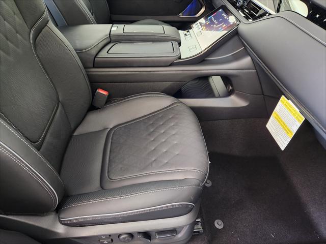 Photo of 2025 Mineral Black INFINITI QX80