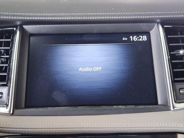 Photo of 2024 Radiant White INFINITI QX50