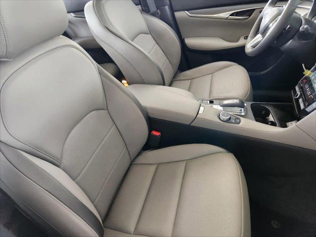 Photo of 2024 Radiant White INFINITI QX50