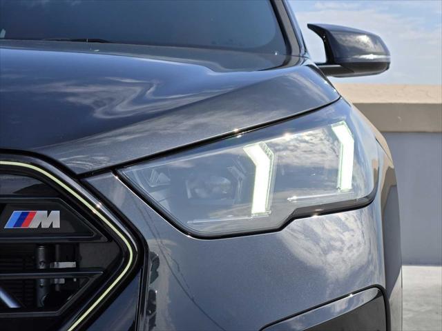 Photo of 2025 Black Sapphire Metallic BMW X2