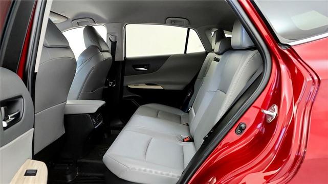 Photo of 2023 Ruby Flare Pearl Toyota Venza