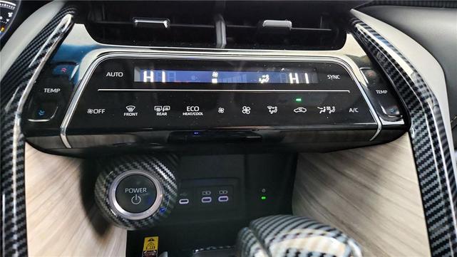 Photo of 2023 Ruby Flare Pearl Toyota Venza