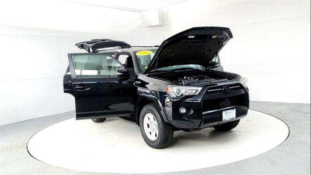 Photo of 2022 Midnight Black Metallic Toyota 4Runner