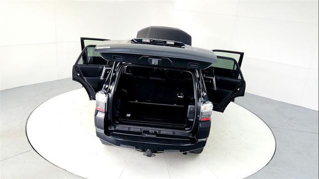 Photo of 2022 Midnight Black Metallic Toyota 4Runner
