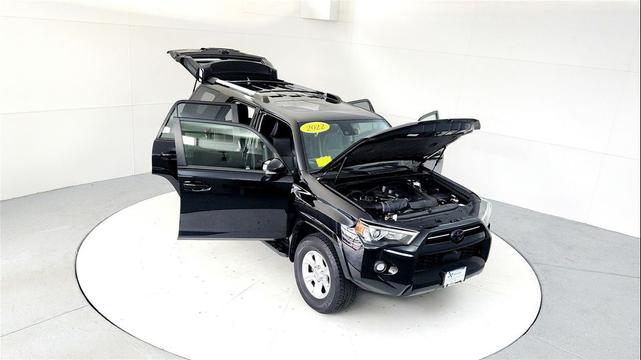 Photo of 2022 Midnight Black Metallic Toyota 4Runner