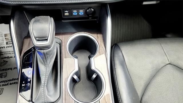Photo of 2022 Moon Dust Toyota Highlander