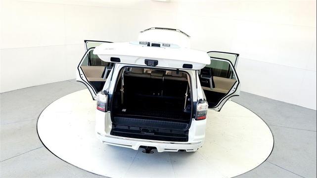 Photo of 2022 Blizzard Pearl Toyota 4Runner