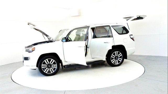 Photo of 2022 Blizzard Pearl Toyota 4Runner