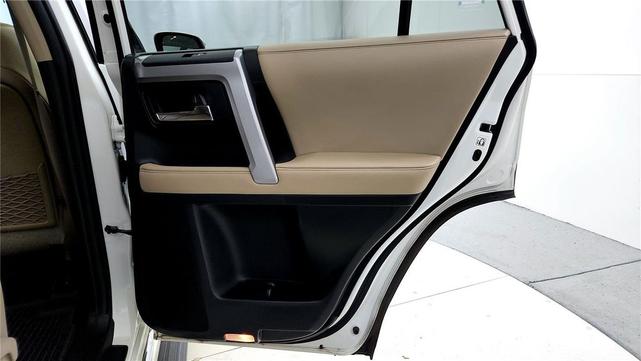 Photo of 2022 Blizzard Pearl Toyota 4Runner