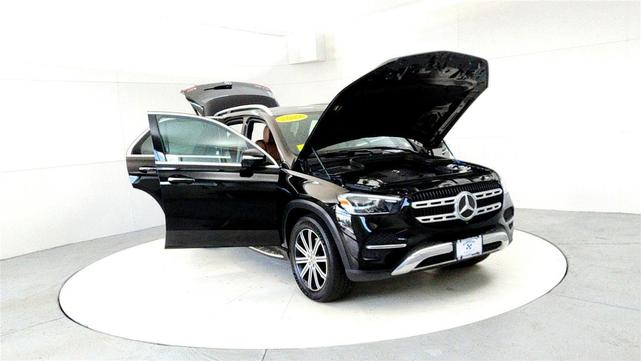 Photo of 2024 Black Mercedes-Benz GLE 350