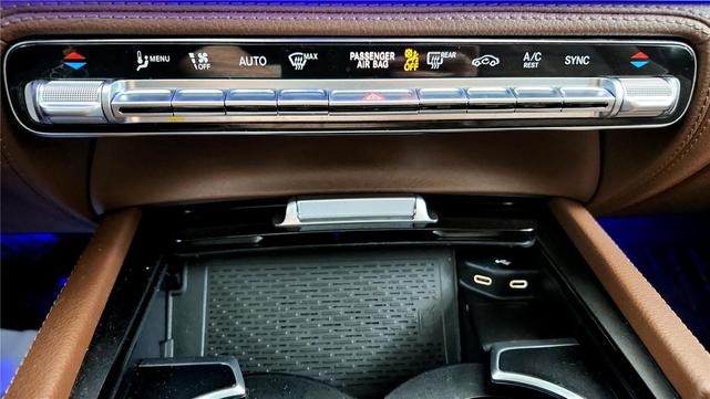 Photo of 2024 Black Mercedes-Benz GLE 350