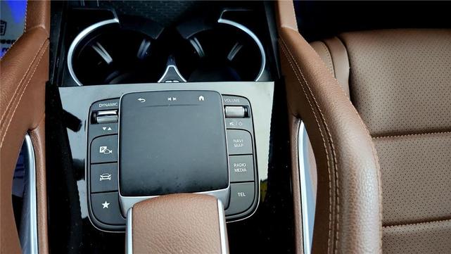 Photo of 2024 Black Mercedes-Benz GLE 350