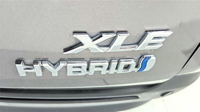Photo of 2024 Predawn Gray Mica Toyota Sienna