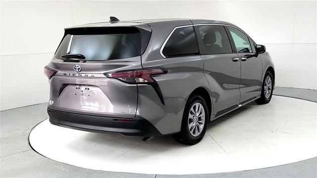 Photo of 2024 Predawn Gray Mica Toyota Sienna